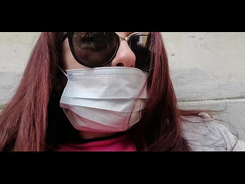 ❤️ Nicoletta hakmerret me fqinjin e saj dhe urinon në garazhin e tij (Karantina speciale italiane Covid19) ❌ Video anale tek ne