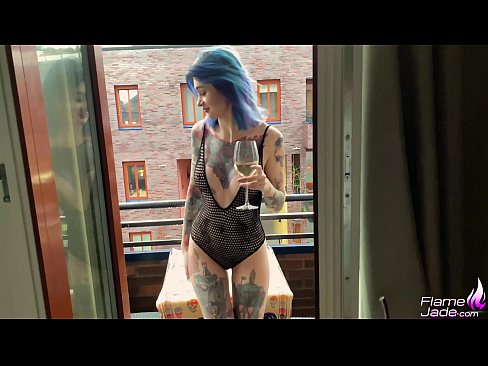 ❤️ Vajzë e jashtëzakonshme që thith me grykë dhe ndyhet me pasion nën qiellin e hapur ❌ Video anale tek ne